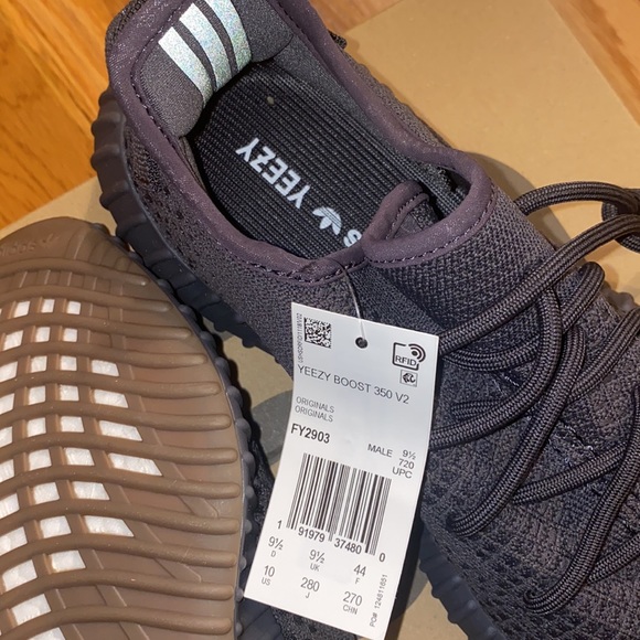 Yeezy Boost 350 V2